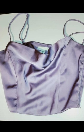 Top lila satinado H&M escote drapeado