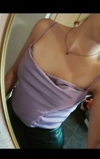 Top lila satinado H&M escote drapeado