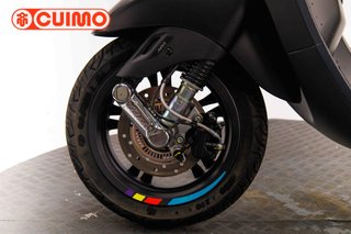 VESPA PRIMAVERA 125