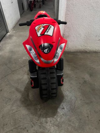 Moto infantil Avigo roja