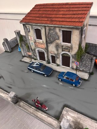Modellini auto, moto e diorami leggere annuncio