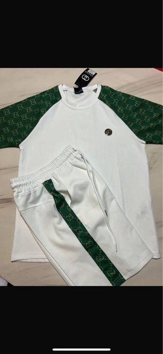 Conjunto deportivo Gucci blanco y verde