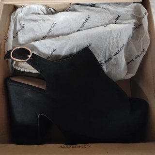 Sandalias negras tacón plataforma terciopelo