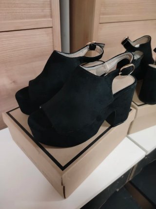 Sandalias negras tacón plataforma terciopelo