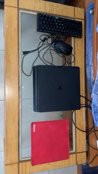 PlayStation 4 Slim Negra