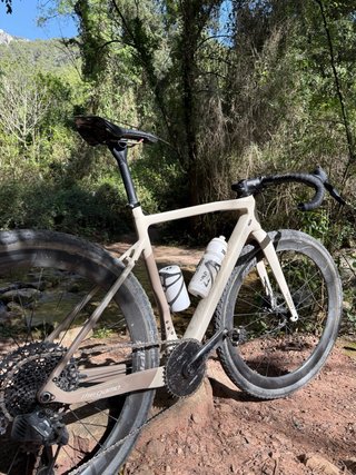Megamo West Gravel