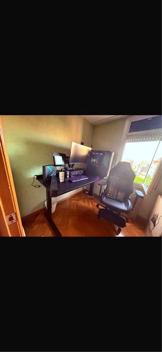 Ordenador Gaming Negro RGB solo tiene 6 meses