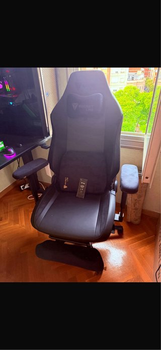 Ordenador Gaming Negro RGB solo tiene 6 meses