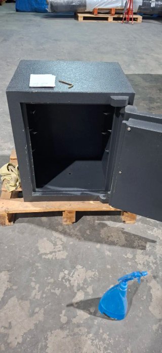 Caja fuerte negra y gris