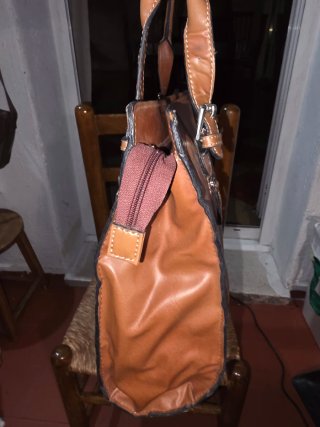 Bolso de piel marrón cuero genuino