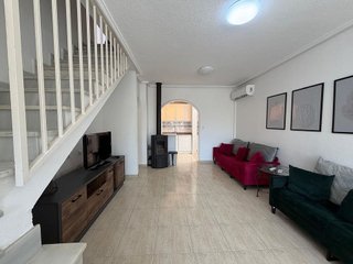Casa en alquiler en Nueva Torrevieja - Aguas Nuevas en Torrevieja