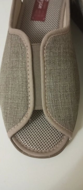 Zapatilla de casa Lyon Beige Tela Abiertas
