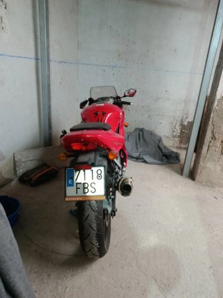 Hyosung GT 125 Roja Deportiva