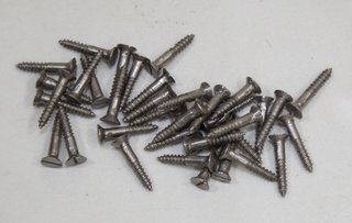 10 CAJAS ANTIGUAS DE TORNILLOS DE HIERRO. 14X13.