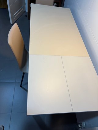 Mesa de cocina con 2 sillas