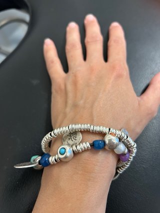 Pulsera Uno de 50 Multicolor y Plata.