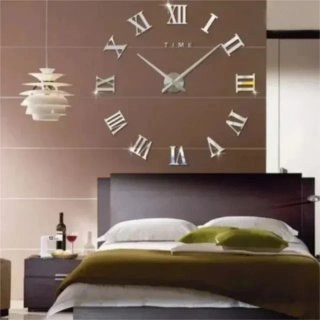 Reloj de Pared Moderno con Números Romanos