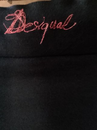 Gonna Desigual nera con stampe