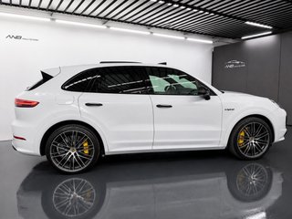 Porsche Cayenne 2021