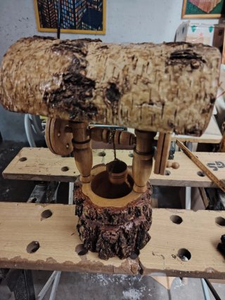 Pozzo in legno ornamentale
