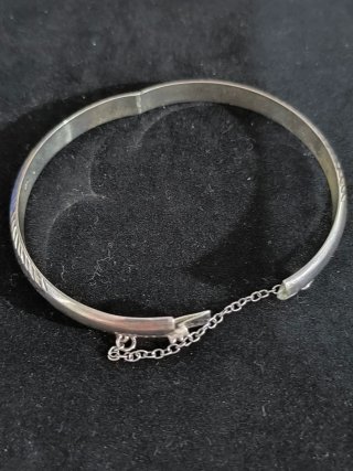 Pulsera de plata media caña