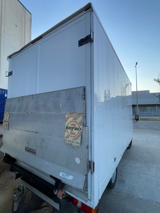 Camion con plataforma nissan  NT400 Cabstar