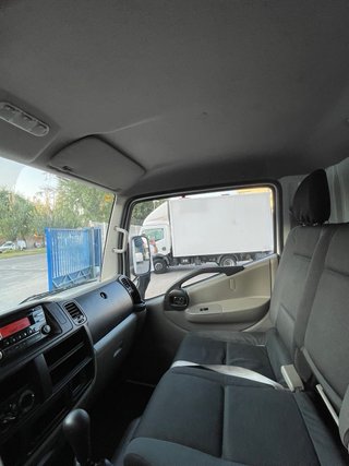 Camion con plataforma nissan  NT400 Cabstar