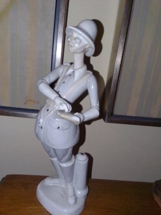 Figura de porcelana blanca