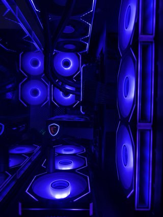 PC Gaming RTX 5060Ti Ryzen 7 5800X3D 32GB RAM