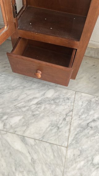 Vitrina de madera