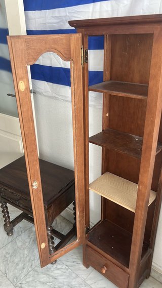 Vitrina de madera