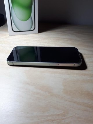 iPhone 15 Verde