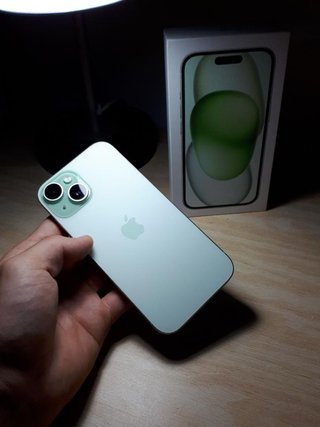 iPhone 15 Verde