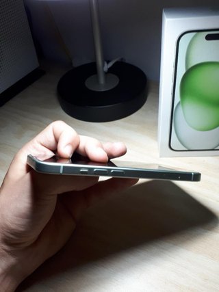 iPhone 15 Verde