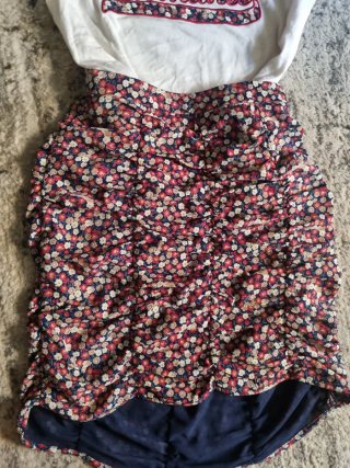 Conjunto floral falda y camiseta