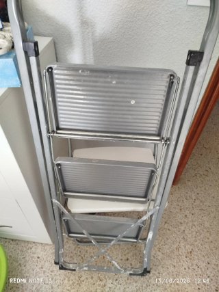 Escalera aluminio 3 peldaños