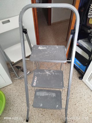 Escalera aluminio 3 peldaños