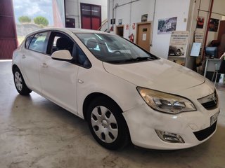 Opel Astra 2011