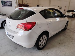 Opel Astra 2011