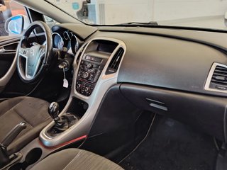Opel Astra 2011