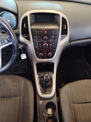 Opel Astra 2011