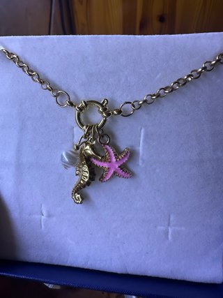 Collana con ciondoli cavalluccio marino e stella m