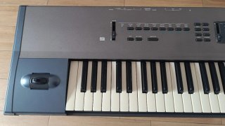 Stazione di lavoro musicale Korg N264 con tastiera