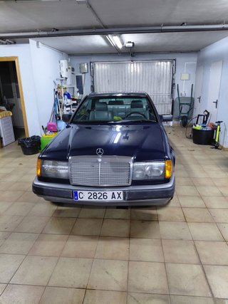 Mercedes-Benz  230 CE Coupe 1988 histórico