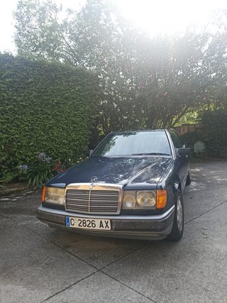 Mercedes-Benz  230 CE Coupe 1988 histórico