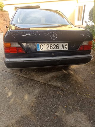 Mercedes-Benz  230 CE Coupe 1988 histórico