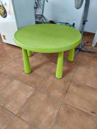 Mesa infantil redonda verde