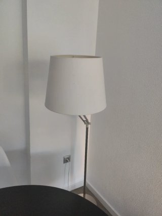 Lámpara de pie moderna