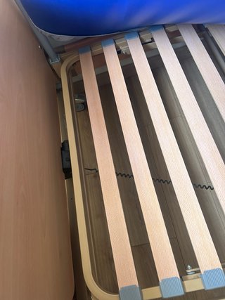 Cama geriátrica de madera