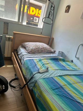 Cama geriátrica de madera